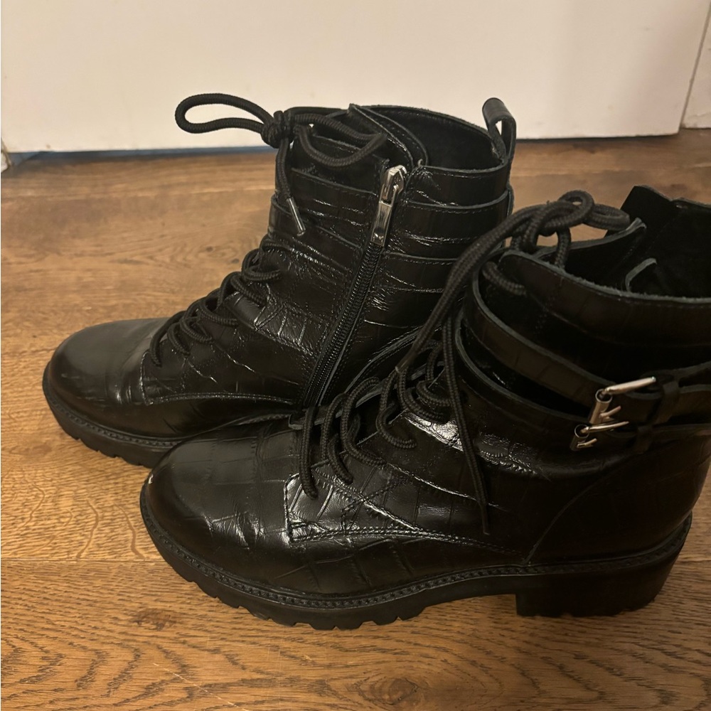 Marc Fisher Women's Black Crocodile Barren 2 Lace Up combat boots size 8 - Picture 3 of 10